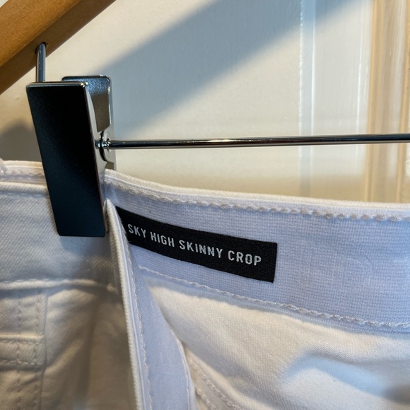 NWT Torrid Sky High Skinny Crop Jeans in White - Picture 4 of 9